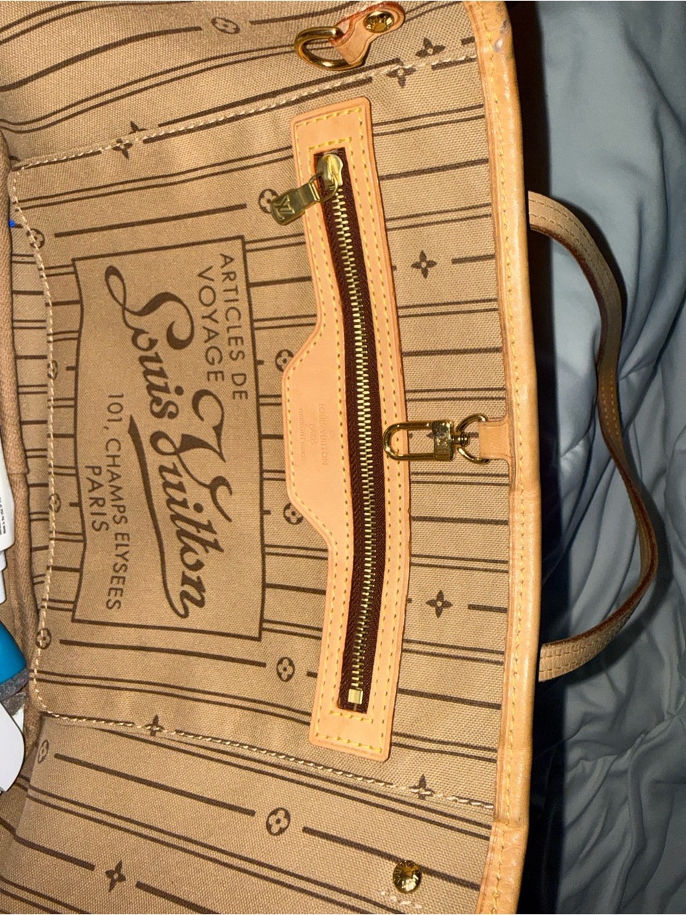 Louis Vuitton Monogram Canvas Tote with Vachetta Trim - Picture 2 of 3